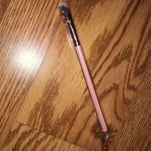 FREE angled shadowing brush to my first buyer